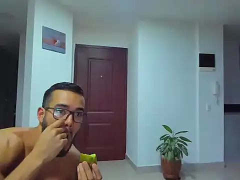 Snapshot of Alexander_Martines chatting on 09-11-25, 10:43 Alexander Martines online show from 09-11-25, 10:43