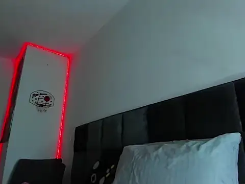 Snapshot of Alexander_Martines chatting on 09-22-25, 12:34 Alexander Martines online show from 09-22-25, 12:34