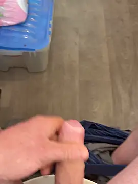 569638 online show from 04-07-26, 07:31