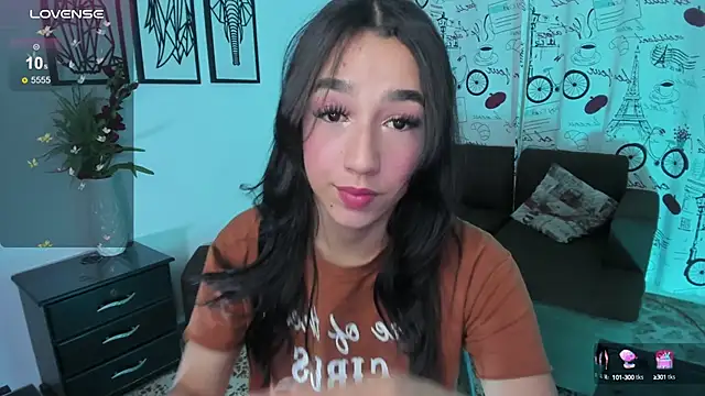 Snapshot of SaraaMills chatting on 01-28-25, 07:32 SaraaMills online show from 01-28-25, 07:32