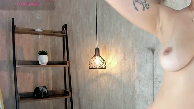 Miaa Palmer online show from 03-21-26, 08:34