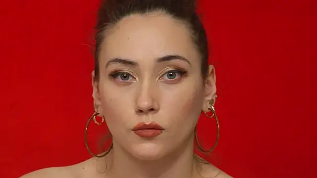 Snapshot of AliceMunro chatting on 01-10-25, 04:01 AliceMunro online show from 01-10-25, 04:01