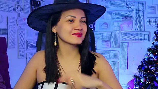 KarolinaRobinson online show from 12-31-24, 11:42