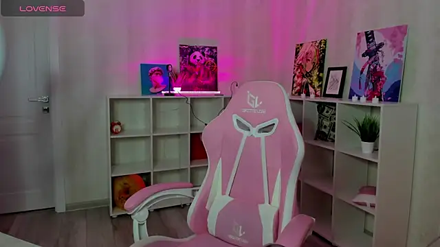 Stacey Brown online show from 12-02-24, 01:03