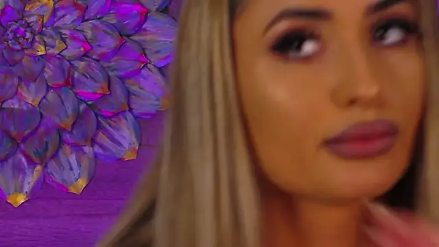 LoraDevine online show from 02-19-26, 08:27