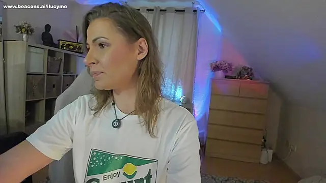 Snapshot of ilucyme chatting on 10-01-25, 02:34 ilucyme online show from 10-01-25, 02:34