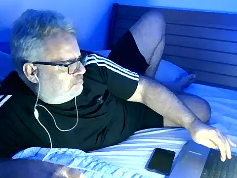 Snapshot of DockTVXXX chatting on 10-25-25, 03:36 DockTVXXX online show from 10-25-25, 03:36
