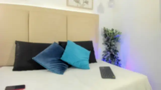 Snapshot of Natasha_Smith09 chatting on 02-12-25, 03:29 Natasha Smith09 online show from 02-12-25, 03:29