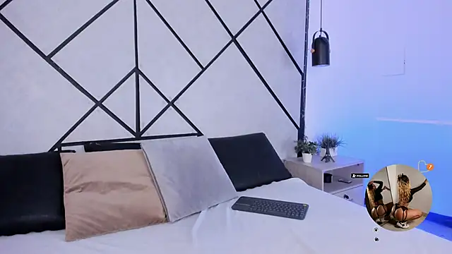 Snapshot of Natasha_Smith09 chatting on 03-06-25, 10:47 Natasha Smith09 online show from 03-06-25, 10:47