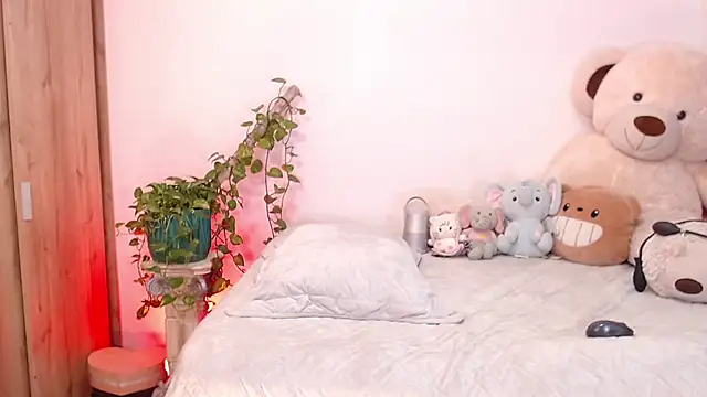 The queen of pleasure online show from 10-03-25, 04:53