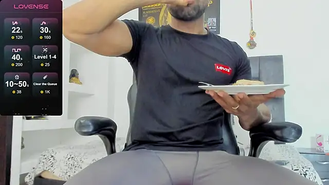 Snapshot of MattRodriguez9 chatting on 03-11-25, 05:24 MattRodriguez9 online show from 03-11-25, 05:24