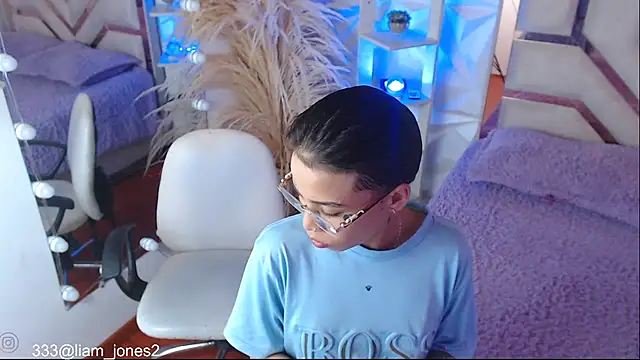 Jonesliam23 online show from 10-20-25, 07:14