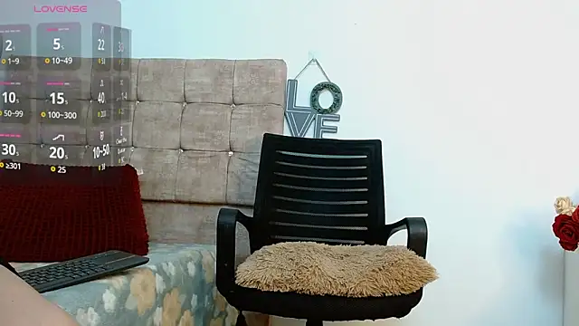 Snapshot of luisa_curli chatting on 09-20-25, 04:02 luisa curli online show from 09-20-25, 04:02