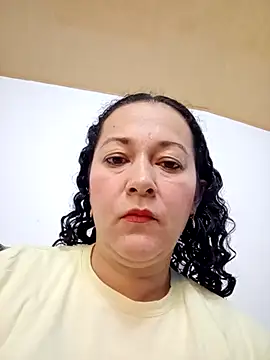 Snapshot of luisa_curli chatting on 10-25-25, 11:54 luisa curli online show from 10-25-25, 11:54