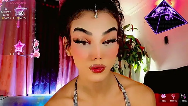 Snapshot of the-horus-girl chatting on 04-29-26, 03:43 the-horus-girl online show from 04-29-26, 03:43