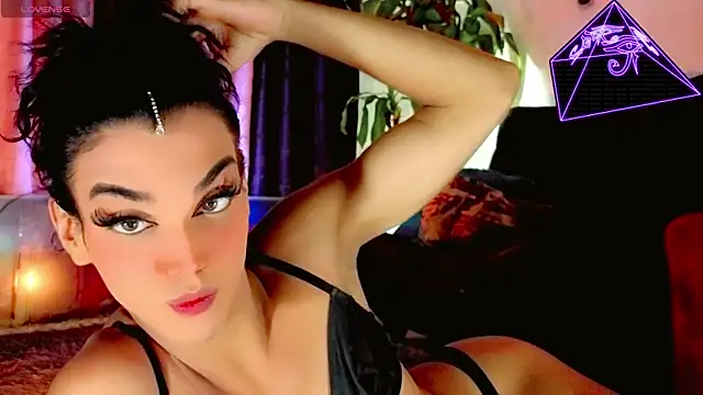 Snapshot of the-horus-girl chatting on 05-01-26, 02:38 the-horus-girl online show from 05-01-26, 02:38