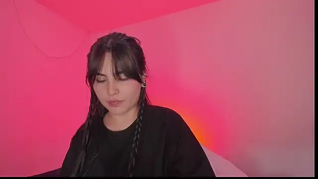 Snapshot of sol__angel chatting on 02-20-25, 03:23 sol angel online show from 02-20-25, 03:23