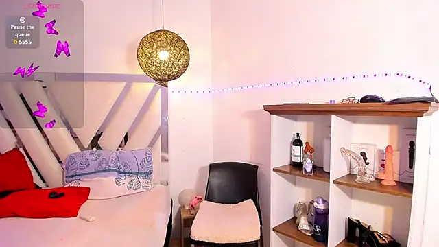 Snapshot of rose_scottt chatting on 02-21-25, 02:48 rose scottt online show from 02-21-25, 02:48