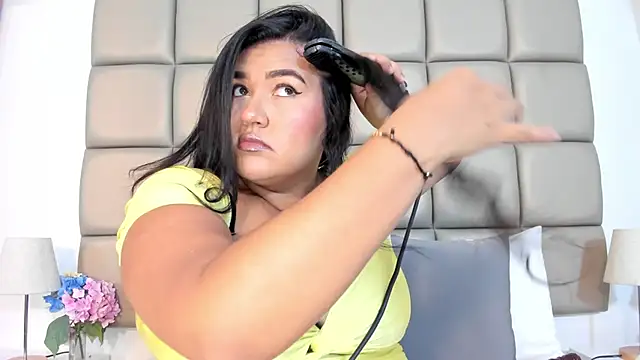 Snapshot of DojaAissha chatting on 12-05-25, 07:32 DojaAissha online show from 12-05-25, 07:32