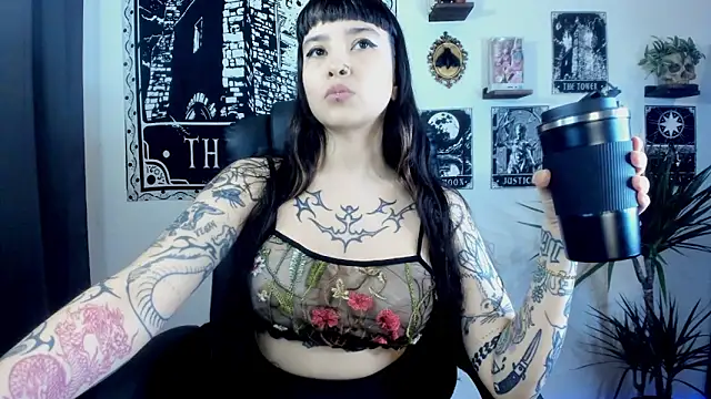 Demongirl6666 online show from 10-26-25, 06:25