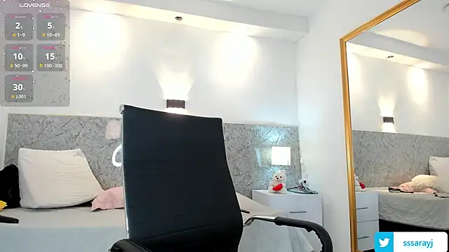 Snapshot of Saraycum chatting on 01-15-25, 07:44 Saraycum online show from 01-15-25, 07:44