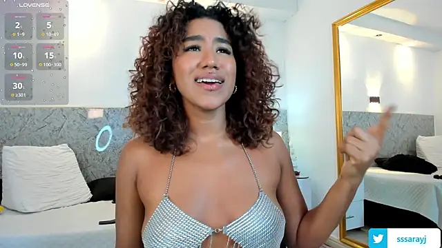 Snapshot of Saraycum chatting on 01-28-25, 07:32 Saraycum online show from 01-28-25, 07:32