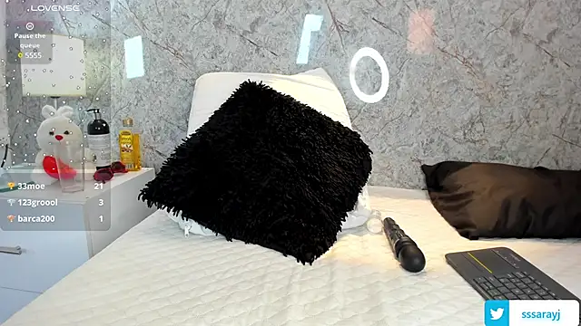 Snapshot of Saraycum chatting on 02-06-25, 12:00 Saraycum online show from 02-06-25, 12:00