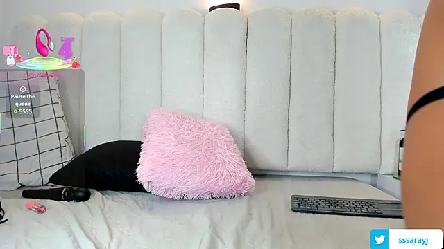 Snapshot of Saraycum chatting on 03-13-25, 11:05 Saraycum online show from 03-13-25, 11:05