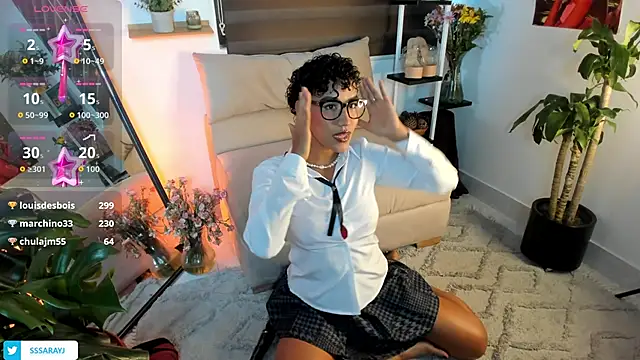 Snapshot of Saraycum chatting on 10-24-25, 09:44 Saraycum online show from 10-24-25, 09:44