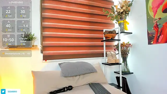 Snapshot of Saraycum chatting on 11-16-25, 05:40 Saraycum online show from 11-16-25, 05:40