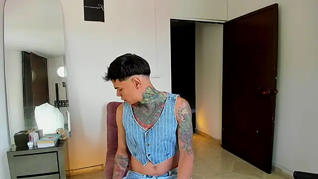 Jordyrodriiguez online show from 10-17-25, 04:53