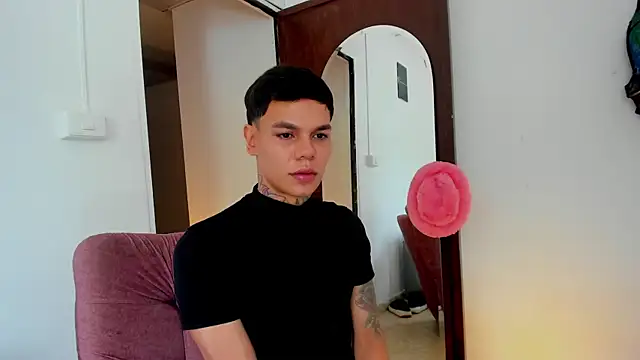 Jordyrodriiguez online show from 10-28-25, 04:42