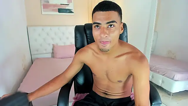 Snapshot of ANGEL_NICOLAS chatting on 12-17-25, 05:41 ANGEL NICOLAS online show from 12-17-25, 05:41