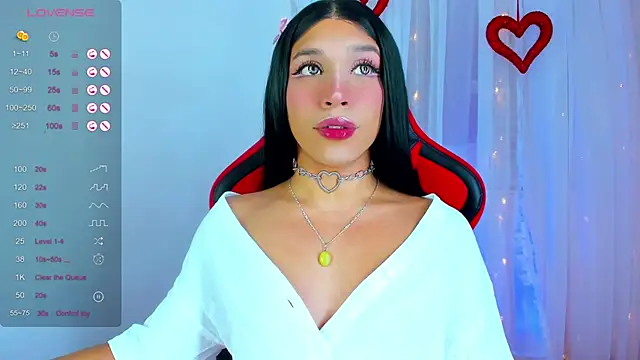 Snapshot of Emaa- chatting on 01-10-25, 02:25 Emaa- online show from 01-10-25, 02:25