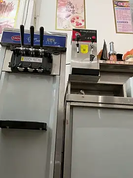 Snapshot of andii-1 chatting on 02-28-25, 05:04 andii-1 online show from 02-28-25, 05:04