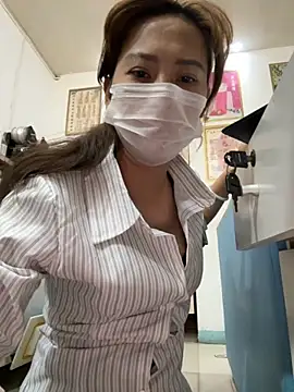 Snapshot of andii-1 chatting on 11-20-25, 02:12 andii-1 online show from 11-20-25, 02:12