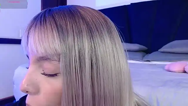 peyton golden1 online show from 03-18-26, 03:09