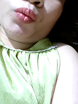 Snapshot of _Mira_69_ chatting on 06-08-26, 01:28 Mira 69 online show from 06-08-26, 01:28