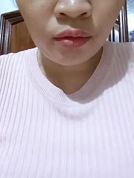 Snapshot of _Mira_69_ chatting on 06-18-26, 04:44 Mira 69 online show from 06-18-26, 04:44