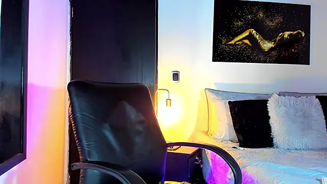 KimberlyBanks2 online show from 01-19-25, 01:33