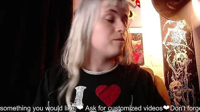 Snapshot of NEXT_DOOR_GIRL_ chatting on 01-28-25, 01:39 NEXT DOOR GIRL online show from 01-28-25, 01:39