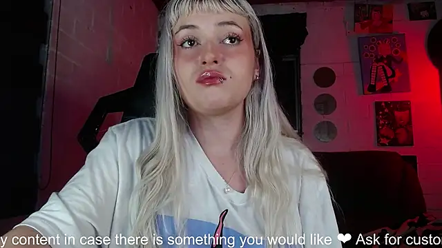 Snapshot of NEXT_DOOR_GIRL_ chatting on 01-30-25, 05:30 NEXT DOOR GIRL online show from 01-30-25, 05:30