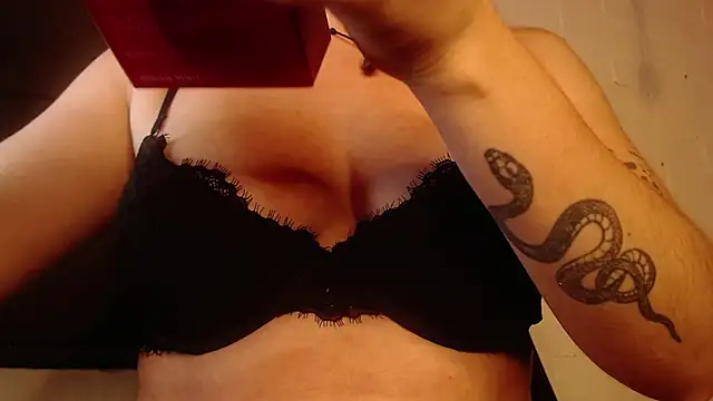 Snapshot of NEXT_DOOR_GIRL_ chatting on 03-08-25, 12:44 NEXT DOOR GIRL online show from 03-08-25, 12:44