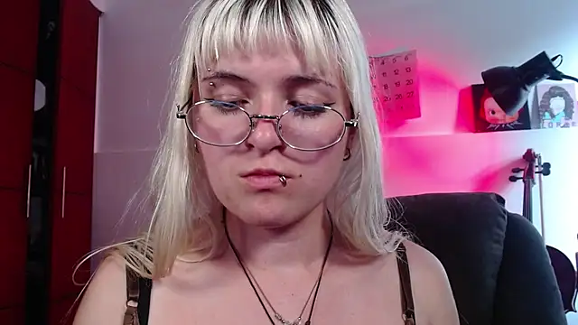 Snapshot of NEXT_DOOR_GIRL_ chatting on 09-16-25, 09:49 NEXT DOOR GIRL online show from 09-16-25, 09:49