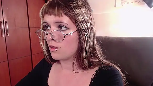 Snapshot of NEXT_DOOR_GIRL_ chatting on 11-08-25, 09:35 NEXT DOOR GIRL online show from 11-08-25, 09:35