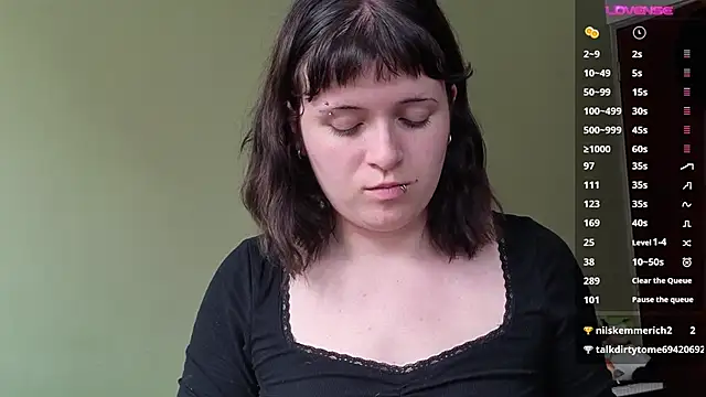 Snapshot of NEXT_DOOR_GIRL_ chatting on 06-17-26, 08:10 NEXT DOOR GIRL online show from 06-17-26, 08:10