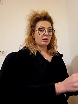 Selenna emma online show from 11-22-25, 08:08