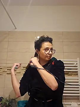 Selenna emma online show from 12-15-25, 02:54