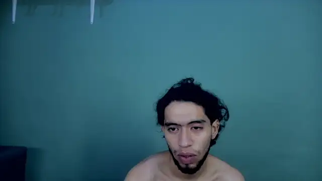 Snapshot of sweet_tippot chatting on 12-18-25, 03:01 sweet tippot online show from 12-18-25, 03:01