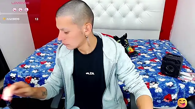 Snapshot of _snopyy_ chatting on 01-21-25, 11:45  snopyy  online show from 01-21-25, 11:45